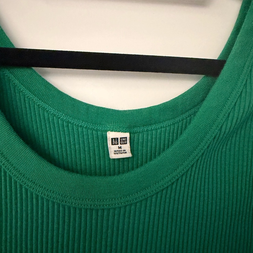 Uniqlo Green Ribbed Tank Top - Picture 3 of 4